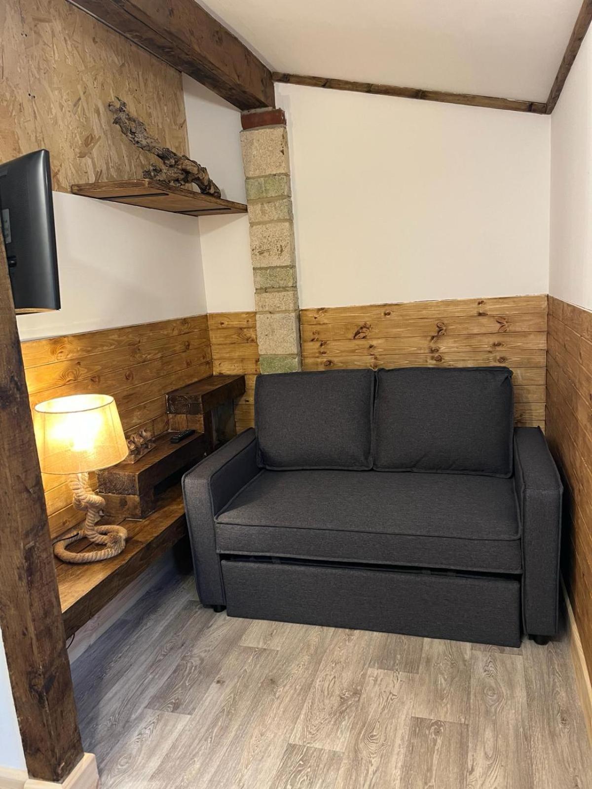 Two-Bedroom Cosy Country Lodge With Private Patio Greenhithe Ngoại thất bức ảnh